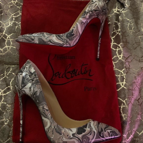 Heels - Picture 4 of 6